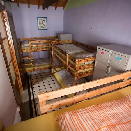 Hostel La Terrera Youth *