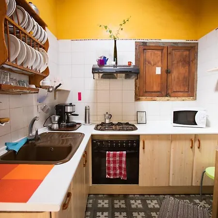 Hostel La Terrera Youth *